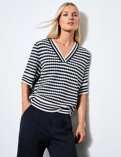 V-Ausschnitt-Pullover Moderner V-Ausschnitt Pullover mit Strukturstrick