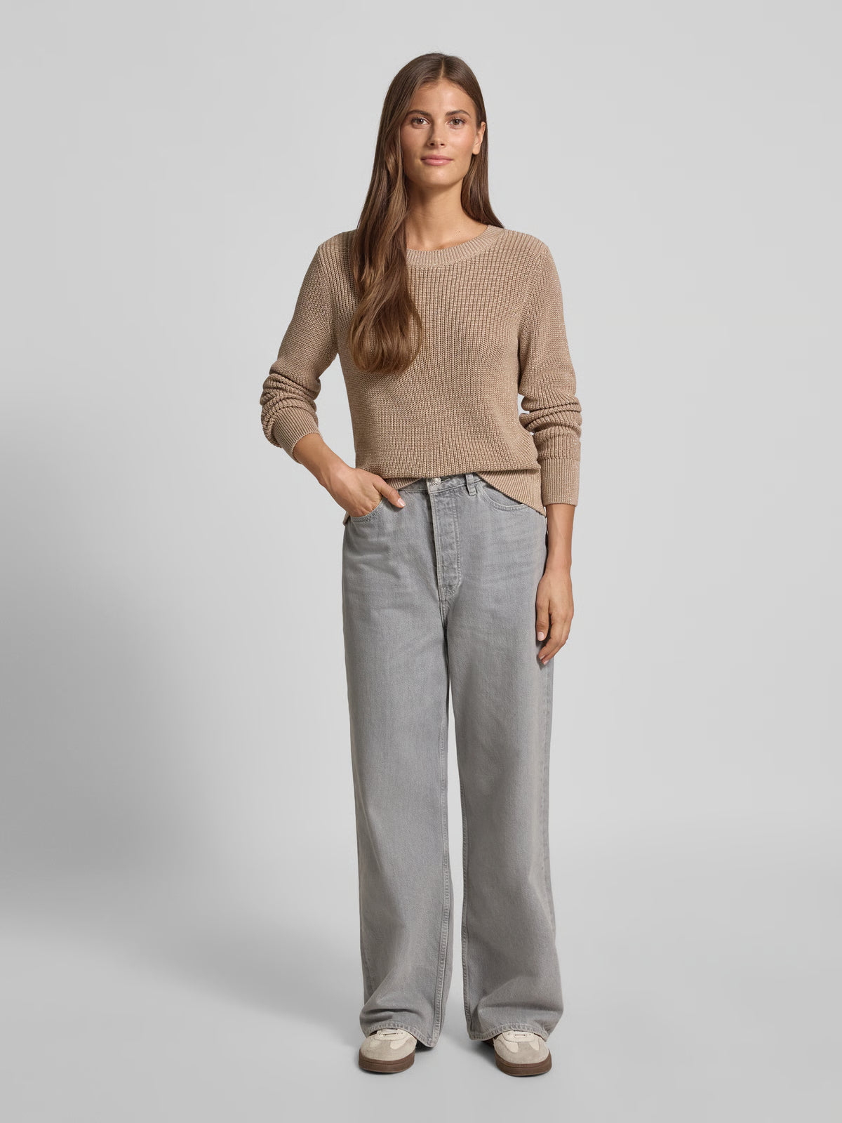 Strickpullover mit gerippten Abschlüssen in hellbraun