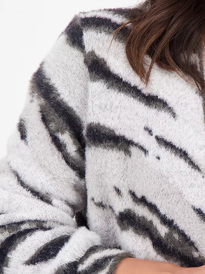 Strickjacke mit Tigermuster